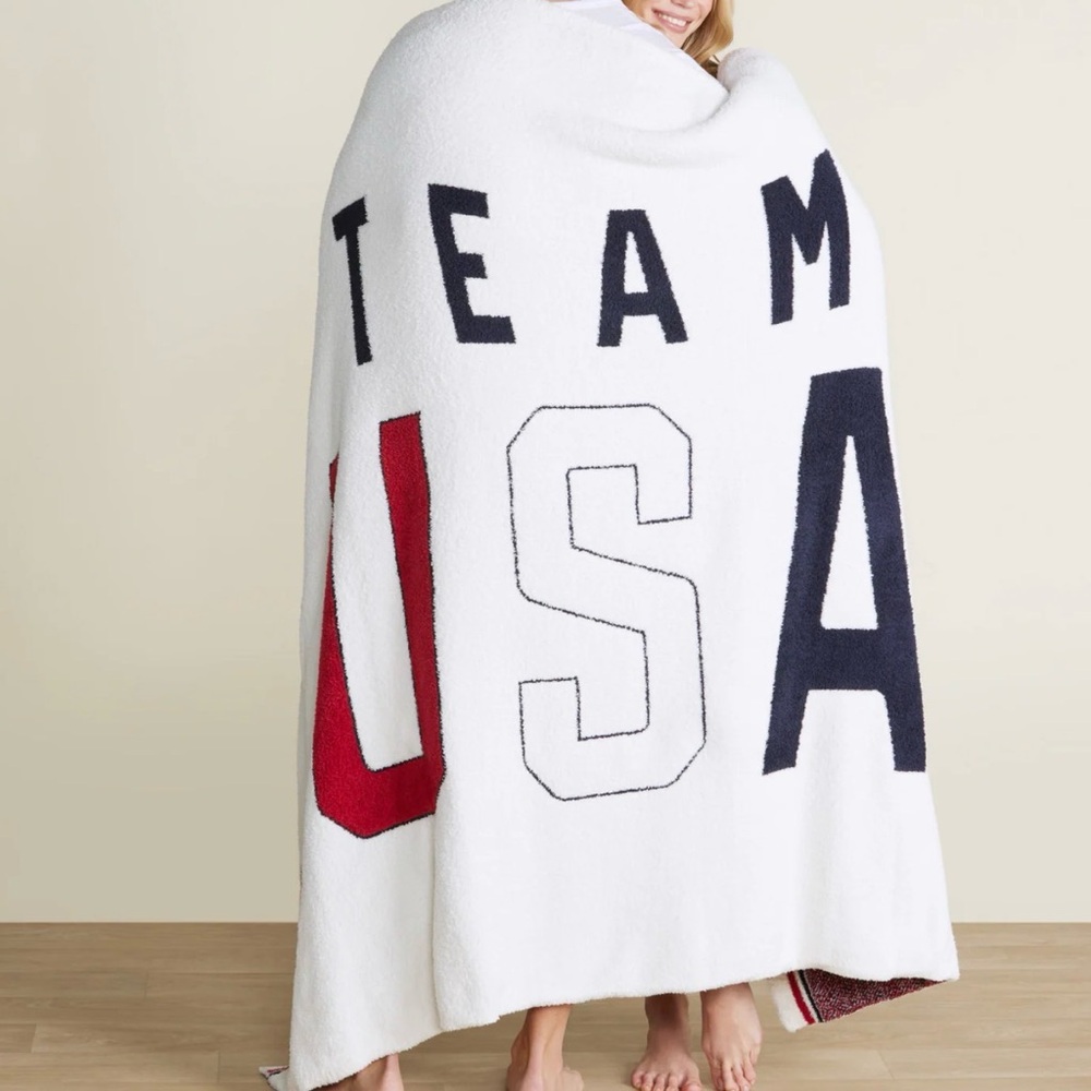 Team USA large throw